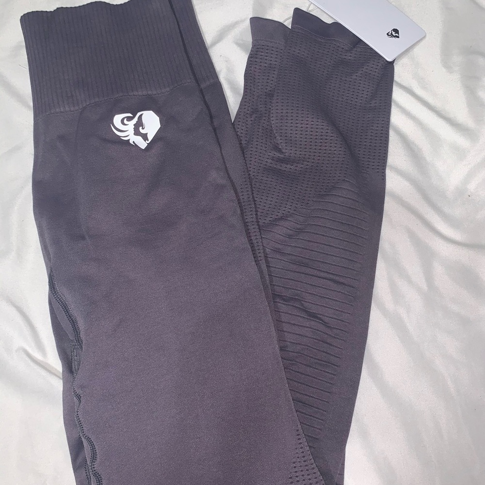 WOMENS BEST CHARCOAL POWER SEAMLESS SZ MEDIUM
